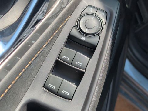 Used 2020 Chevrolet Traverse LT FWD image 9