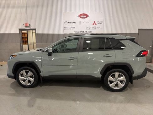 Used 2021 Toyota RAV4 XLE Premium image 7
