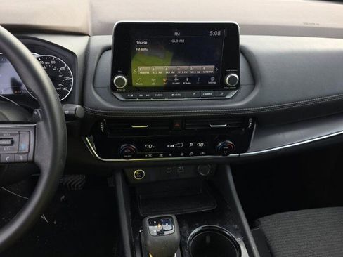 Used 2022 Nissan Rogue SV image 7