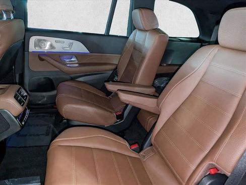 New 2026 Mercedes-Benz GLS 580 4MATIC image 18