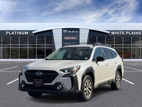 Used 2024 Subaru Outback Premium image 2