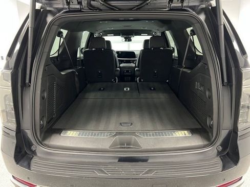 Used 2025 Chevrolet Suburban Premier AWD/4WD image 49