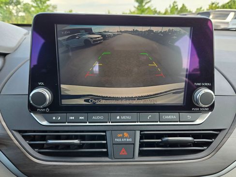 Used 2024 Nissan Altima 2.5 SV FWD image 28