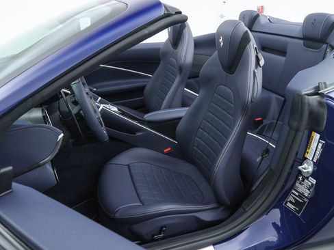 Certified 2026 Ferrari Roma Spider RWD image 5