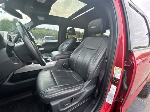 Used 2022 Ford F250 Lariat w/ Black Appearance Package image 20