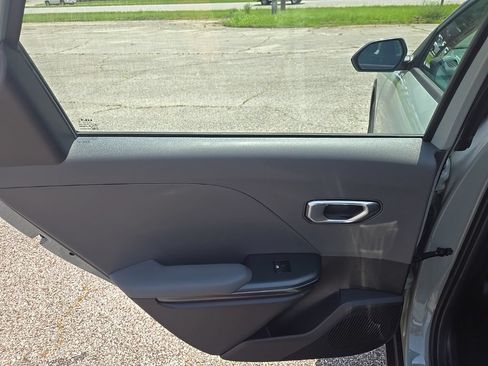 Used 2025 Kia K4 FWD image 18