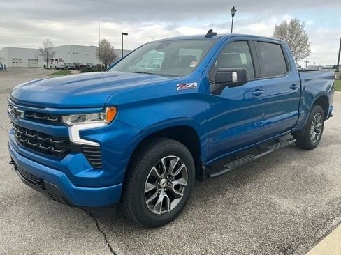 Used 2023 Chevrolet Silverado 1500 RST AWD/4WD image 3