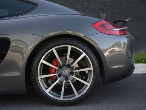 Certified 2016 Porsche Cayman S image 27