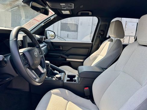 Certified 2025 Toyota 4Runner SR5 AWD/4WD image 10
