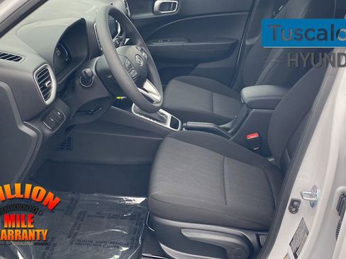 New 2026 Hyundai Venue SE image 24