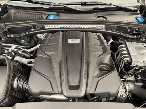 Certified 2023 Porsche Macan GTS AWD/4WD image 39
