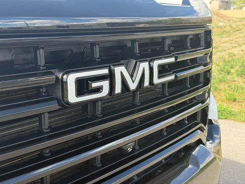 Used 2023 GMC Sierra 3500 SLT w/ SLT Premium Package AWD/4WD image 19