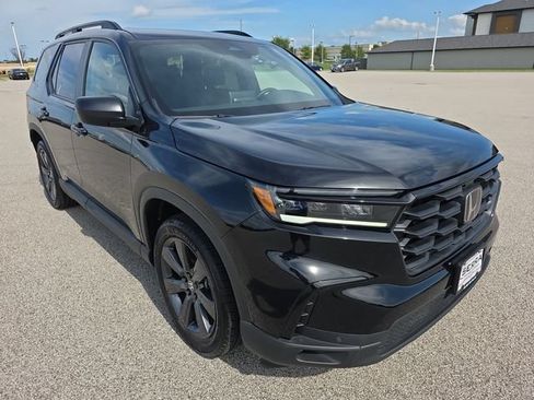 Used 2025 Honda Pilot Sport image 15