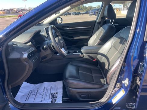 Used 2024 Nissan Altima 2.5 SR image 12