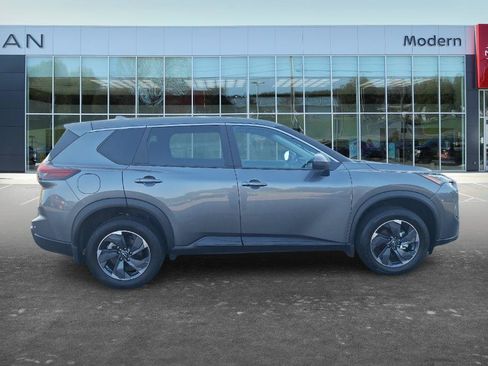 Certified 2026 Nissan Rogue SV FWD image 4