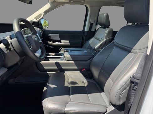 Used 2025 Ford Expedition Active AWD/4WD image 16