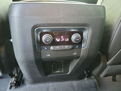 Used 2021 Chevrolet Tahoe LT w/ LT Signature Package RWD image 14