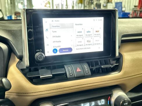 Used 2024 Toyota RAV4 XLE Premium FWD image 19