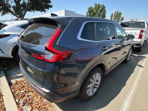 Used 2025 Honda CR-V EX image 5