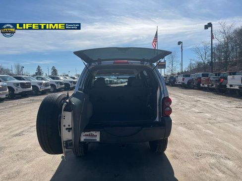 Used 2006 Jeep Liberty Sport image 10