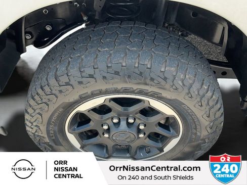 Used 2026 RAM 2500 Laramie AWD/4WD image 9