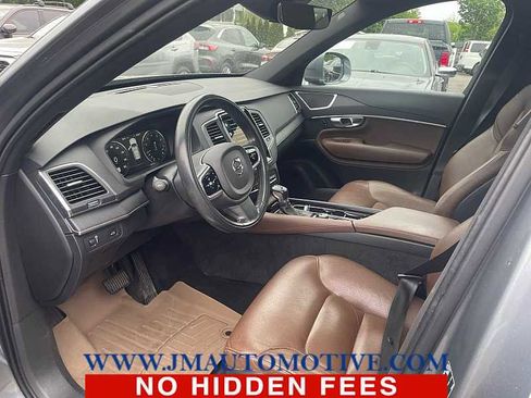 Used 2020 Volvo XC90 T6 Momentum AWD/4WD image 2