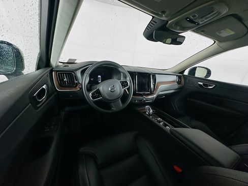 Used 2023 Volvo XC60 B5 Ultimate w/ Protection Package Premier image 18