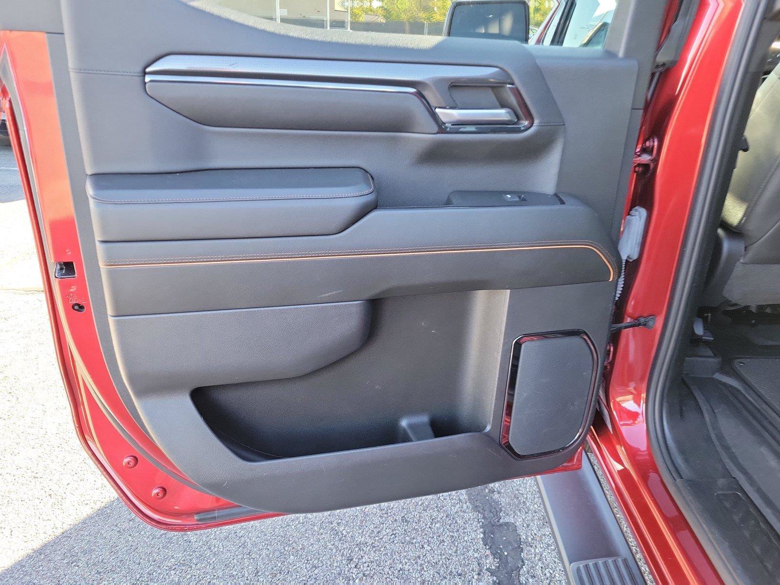 Used 2024 GMC Sierra 1500 AT4 w/ AT4 Preferred Package AWD/4WD image 13