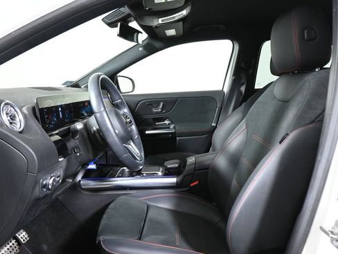 Used 2023 Mercedes-Benz GLA 250 4MATIC image 3