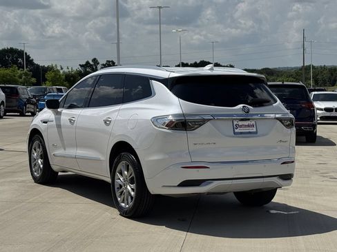 Used 2023 Buick Enclave Avenir FWD image 4