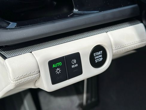 Used 2026 Porsche Panamera 4 image 15