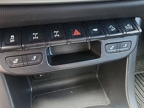 Used 2020 Chevrolet Colorado ZR2 AWD/4WD image 16