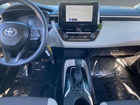 Used 2025 Toyota Corolla LE image 11