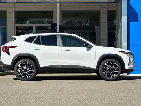 New 2026 Chevrolet Trax RS w/ Driver Confidence Package FWD image 4