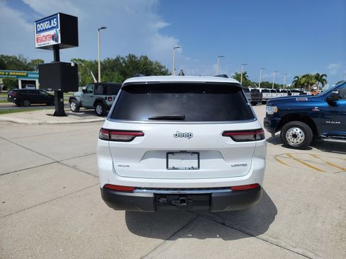 Used 2024 Jeep Grand Cherokee L Limited AWD/4WD image 4
