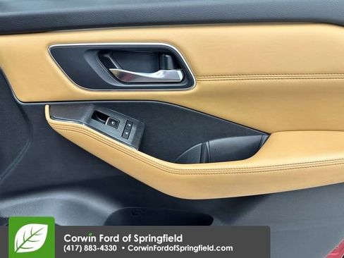 Used 2021 Nissan Rogue Platinum image 12