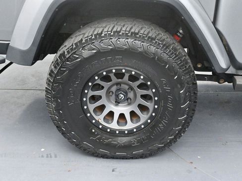 Used 2020 Jeep Gladiator Rubicon AWD/4WD image 39