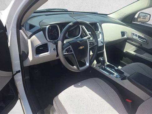 Used 2017 Chevrolet Equinox LT FWD image 10