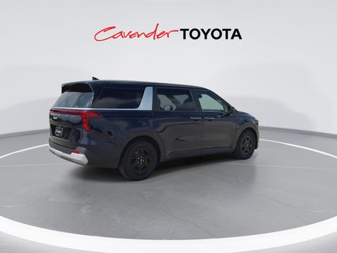 Used 2026 Kia Carnival FWD image 8