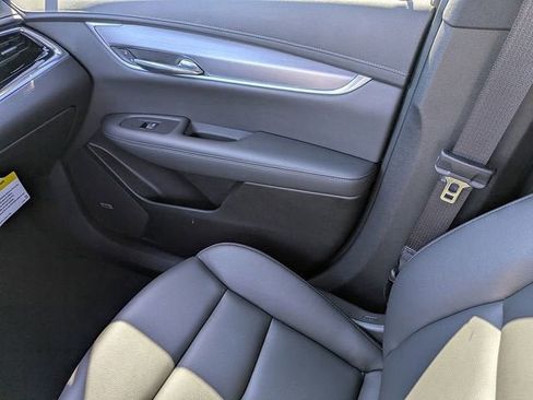 New 2025 Cadillac XT6 Luxury image 18