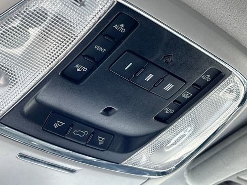 Used 2017 Jeep Grand Cherokee Summit AWD/4WD image 34