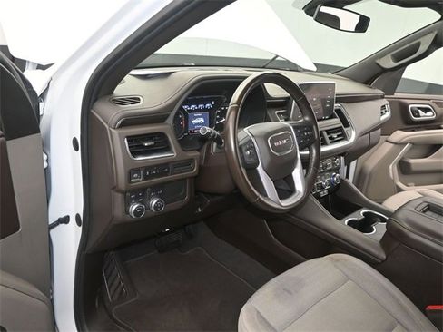 Used 2021 GMC Yukon SLE image 6