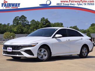 Used 2025 Hyundai Elantra SE FWD video 1