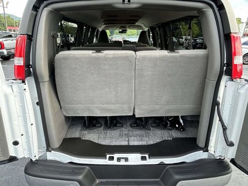 Used 2026 GMC Savana 3500 LT w/ LT Preferred Equipment Group RWD image 11