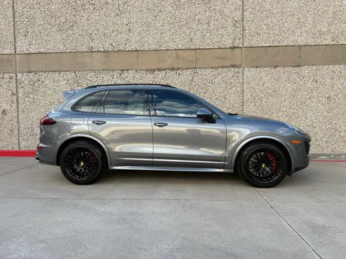 Used 2017 Porsche Cayenne GTS AWD/4WD image 8