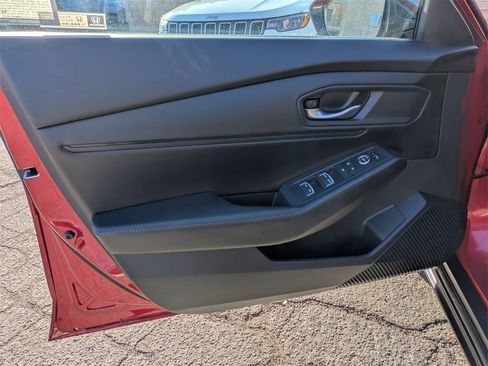 Used 2024 Honda Accord Sport image 11