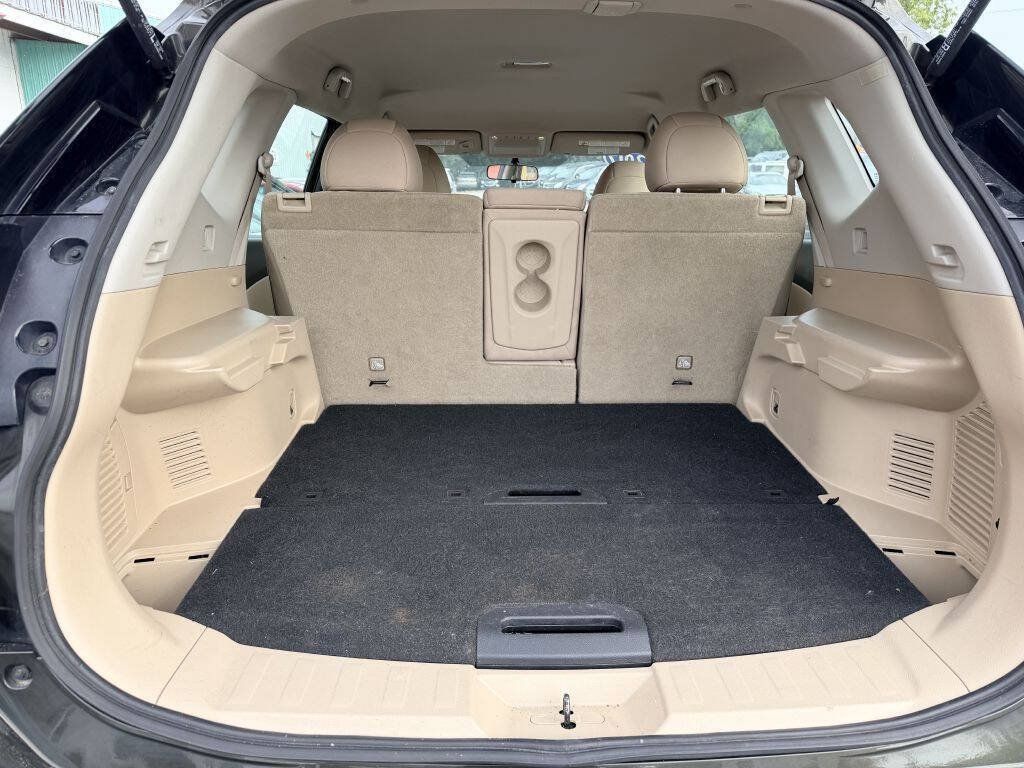Used 2017 Nissan Rogue S AWD/4WD image 5