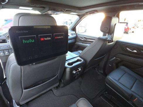 Used 2024 GMC Yukon Denali w/ Denali Reserve Package image 17