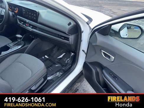 Used 2025 Kia K4 LXS image 31