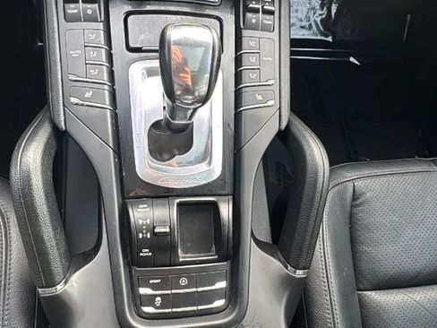 Used 2016 Porsche Cayenne image 26